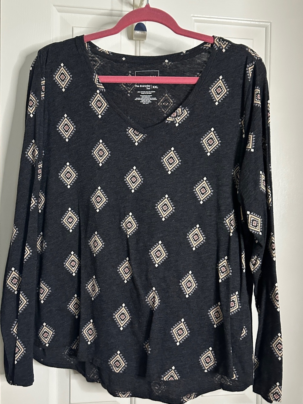 Sonoma Dark Gray Long-Sleeve V-Neck Diamond Print Top